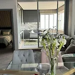 Grayscale Apartament
